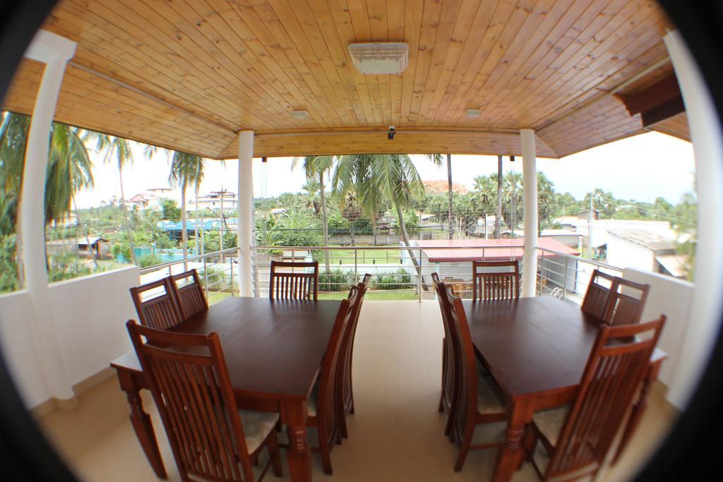 Bluewater Beach Resort Triquinimale Exterior foto