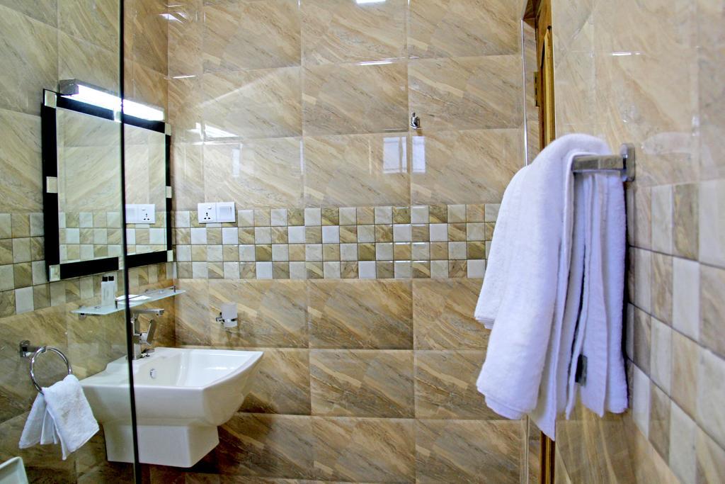 Bluewater Beach Resort Triquinimale Quarto foto