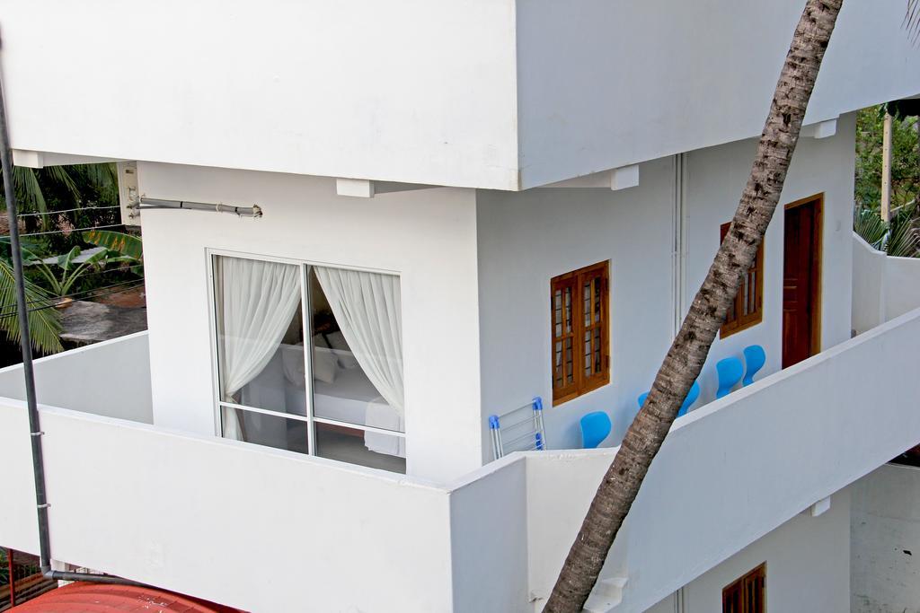 Bluewater Beach Resort Triquinimale Quarto foto