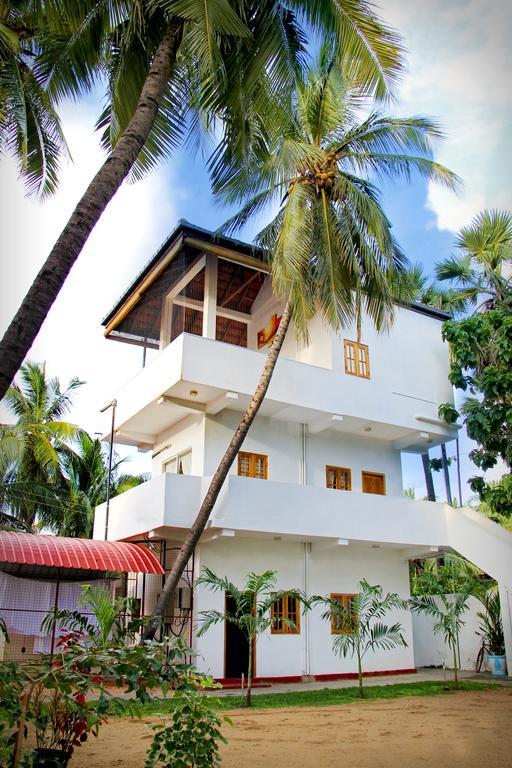 Bluewater Beach Resort Triquinimale Quarto foto